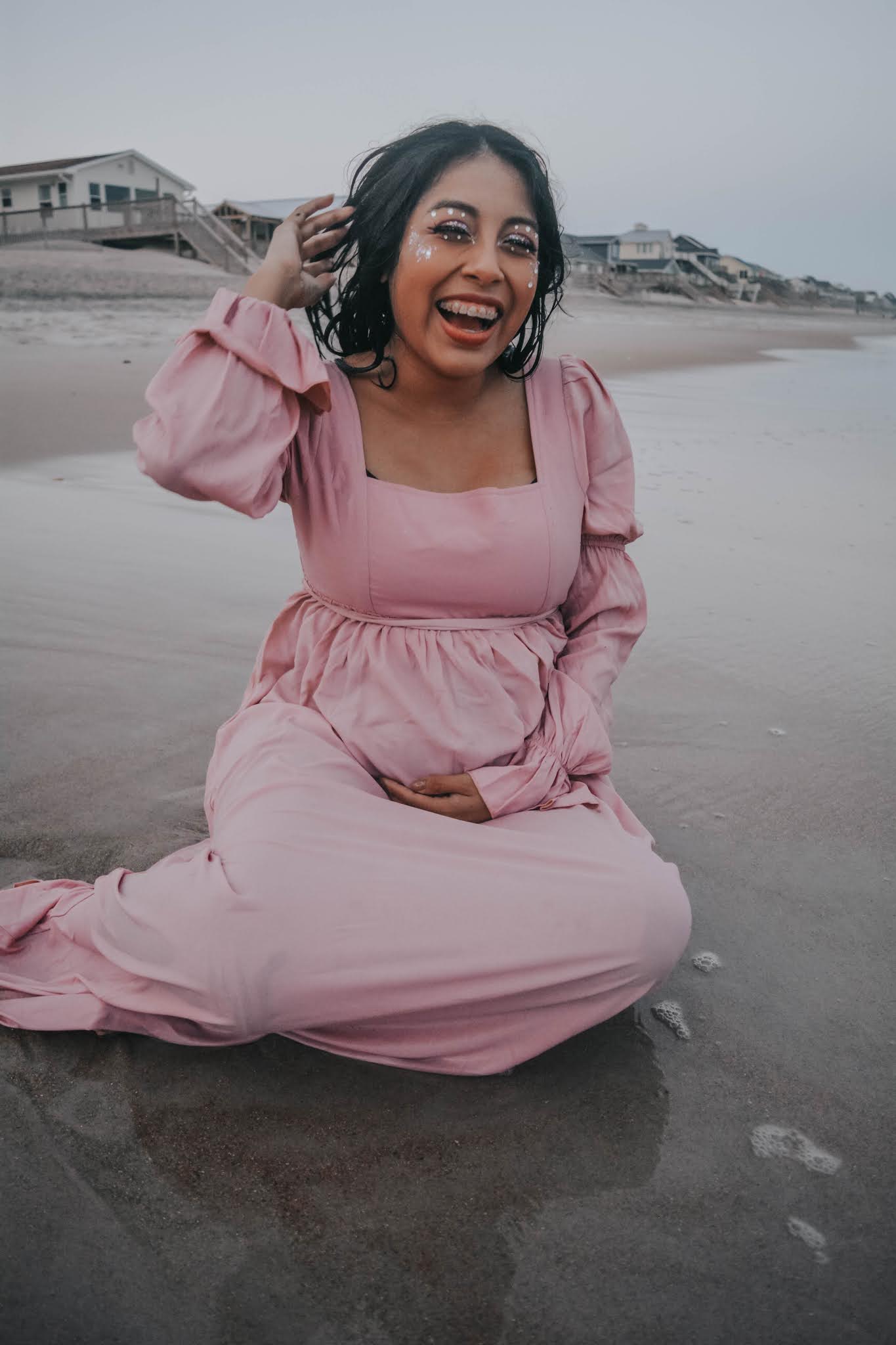 Maternity Photo Shoot Ideas: Ocean Photos