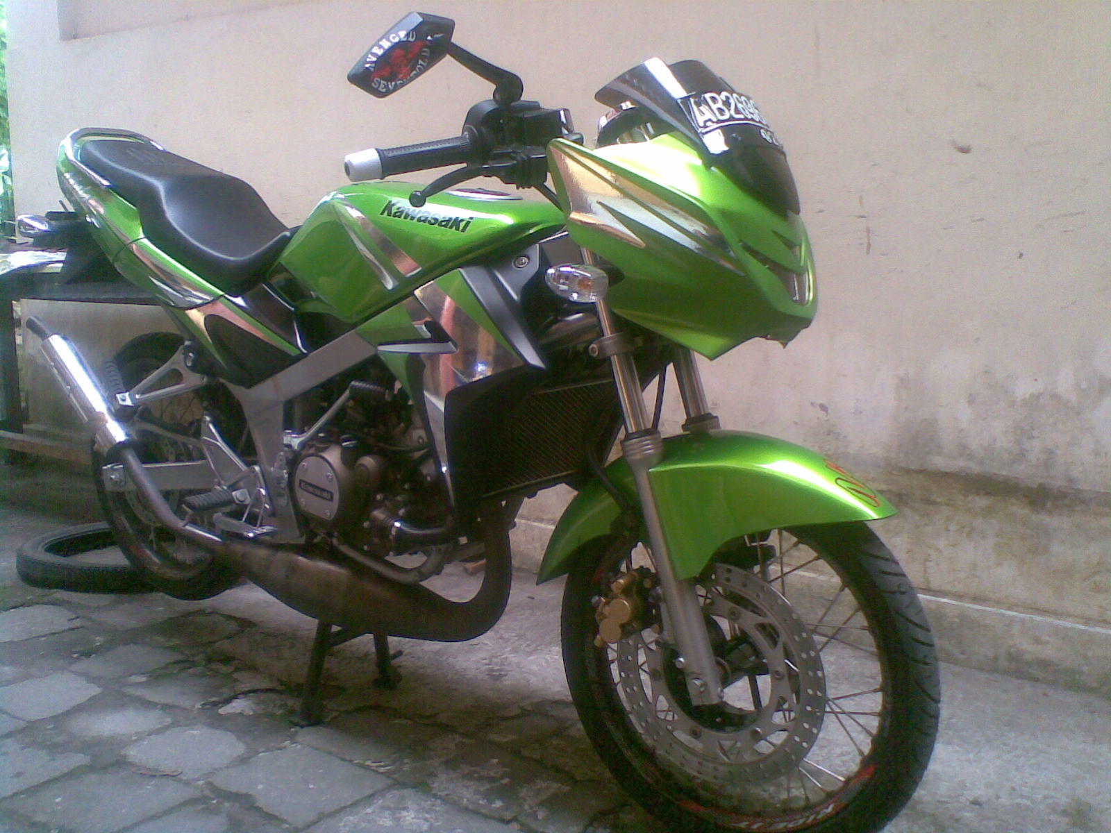 Kawasaki Ninja KAWASAKI NINJA 150 R Series 2011 BEDAA