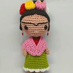 Frida Kahlo amigurumi