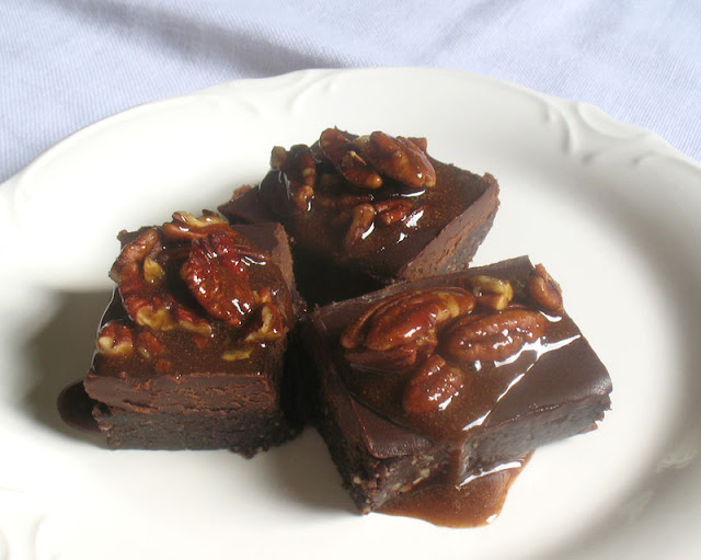 Raw Cocoa Gingerbread Brownies