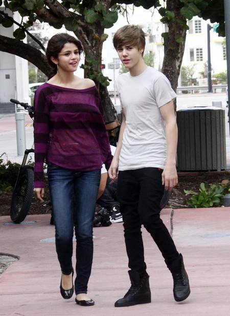 selena gomez and justin bieber together. selena gomez and justin bieber