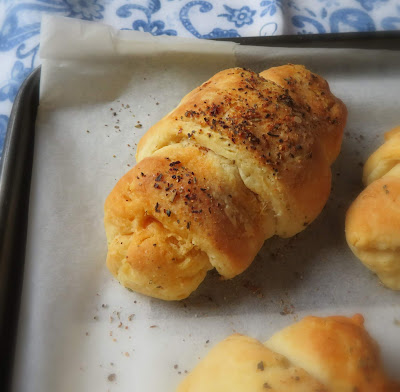 Easy Pizza Rolls