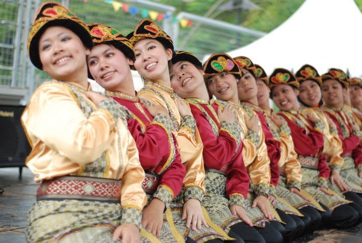 MUARA BADAK KUTAI KARTANEGARA KALIMANTAN TIMUR Tarian 