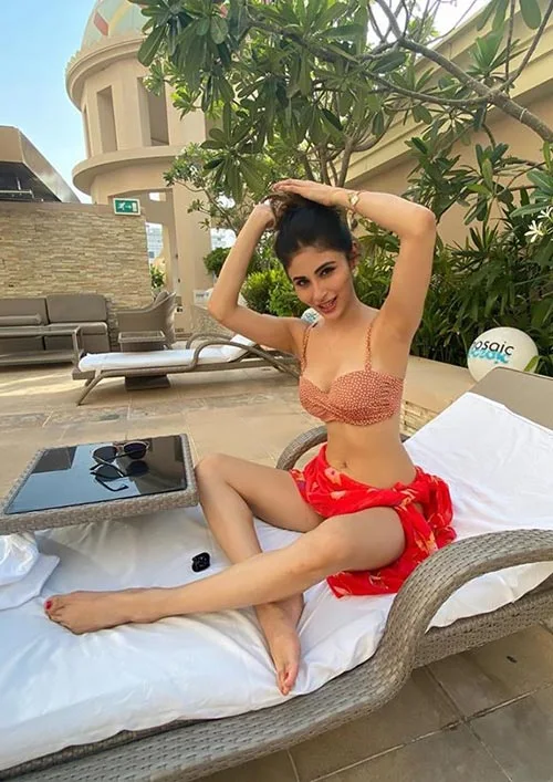 Mouni Roy bikini hot photos sexy body