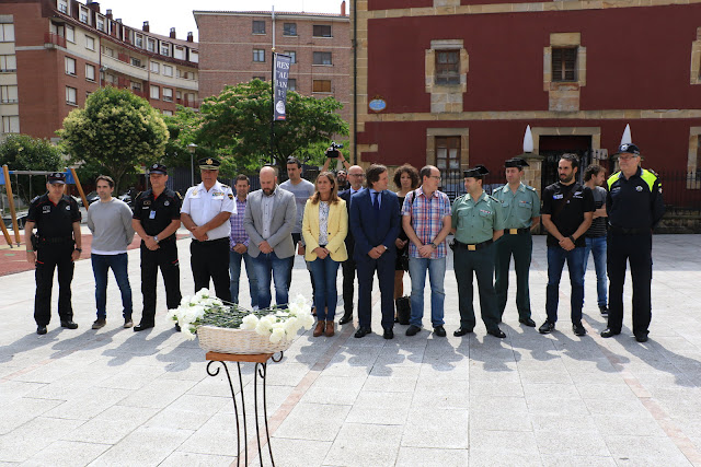 Participantes en el acto de homenaje a Miguel Ángel Blanco