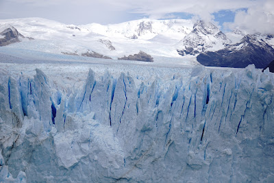 Perito Moreno : Le glace créer plein de formes et de couleurs sur le Front