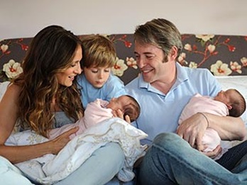 Sarah Jessica Parker Twins girls first photo