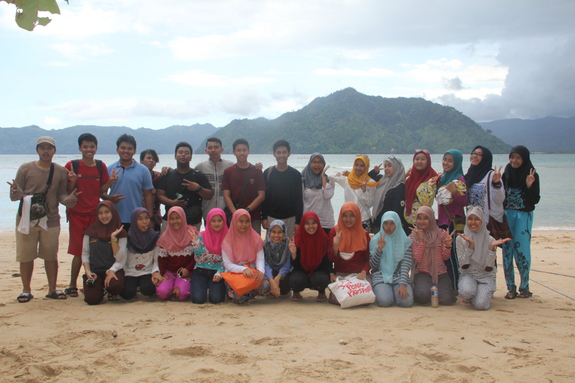 Teluk Prigi, Pesona Pantai Selatan