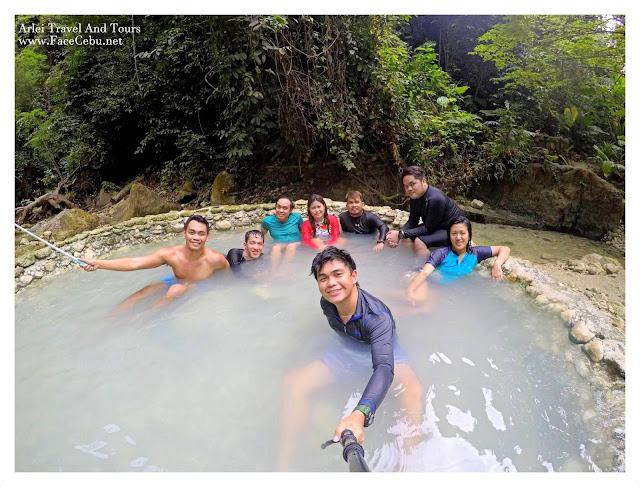 Jess and CBS Bloggers during weekend Southern Cebu trip