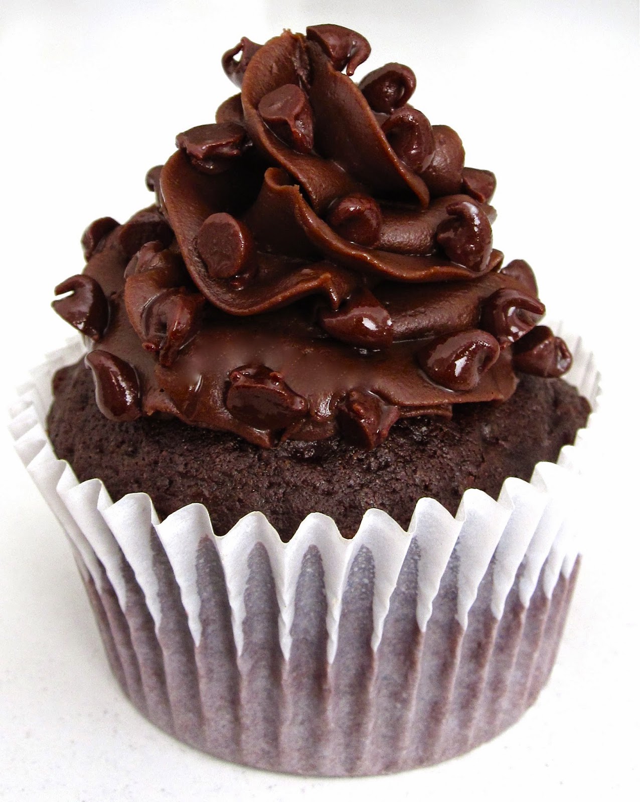 {VIDEO} Easy One-Bowl Chocolate Buttermilk Cupcakes 
