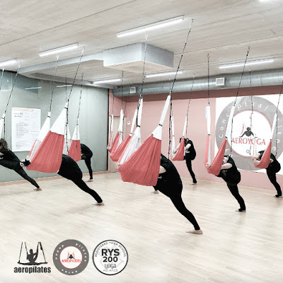 yoga, aeroyoga, barcelona, aerial yoga, yoga aereo, body, soul, columpio, hamaca, trapeze, españa, teacher training, formacion, cursos, clases, wellness, fly, flying