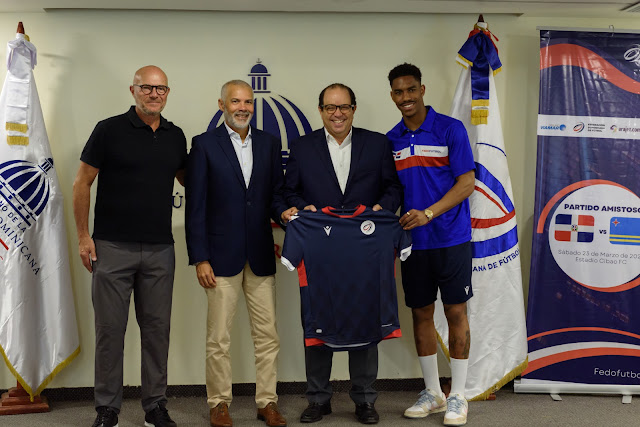 Junior Firpo fue presentado por la Selección Dominicana de Fútbol