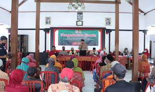 Peduli Kesehatan, Polres Sukoharjo Gelar Pengobatan Gratis bagi Masyarakat Kecamatan Polokarto