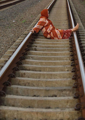 Railway Therapy Practiced in Indonesia Seen On www.coolpicturegallery.us