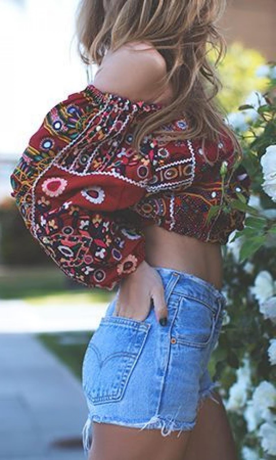 boho style perfection / printed off shoulder blouse and high weist shorts