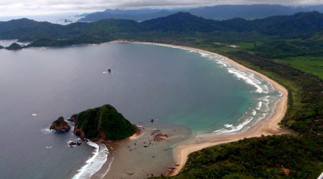 Red Beach Island (Banyuwangi, Indonesia)