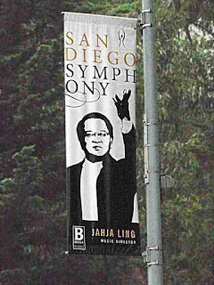 Does Jahja Ling wear the glove - La Jolla California (c)David Ocker