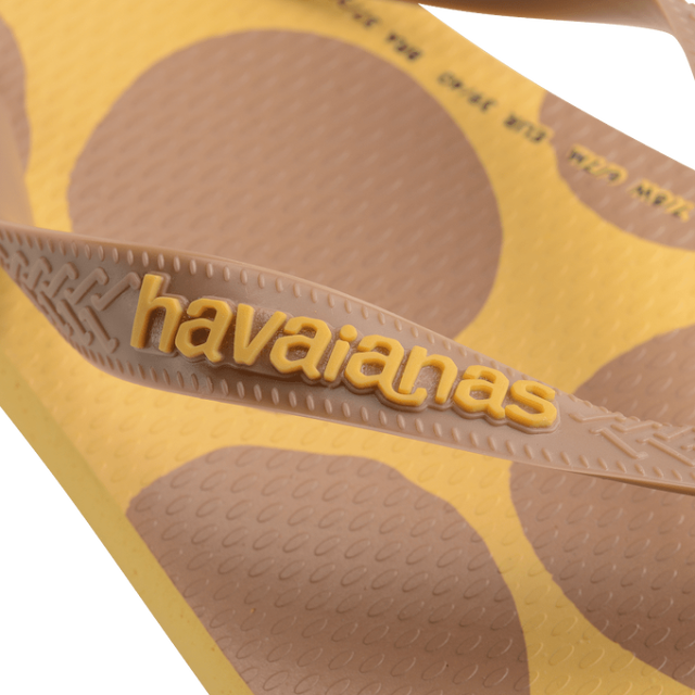 Descubra a Coleção Exclusiva de Havaianas Assinada por Barbie Ferreira: Estilo Ousado e Único