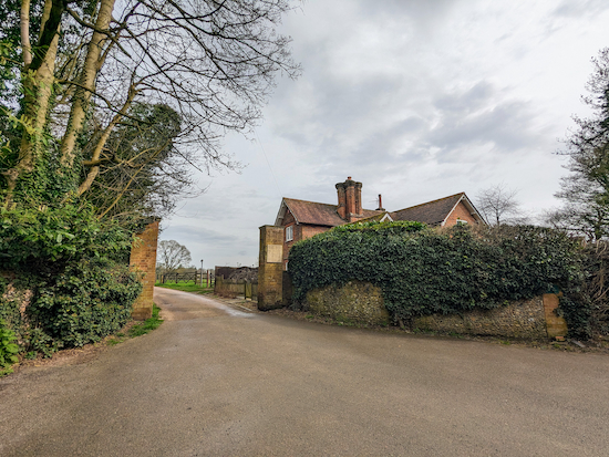 Turn left on Ayot St Lawrence bridleway 10