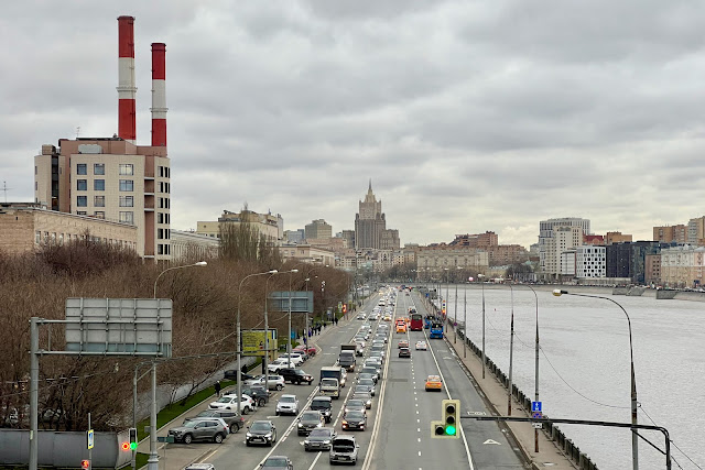 вид с Краснолужского моста, Бережковская набережная, Москва-река
