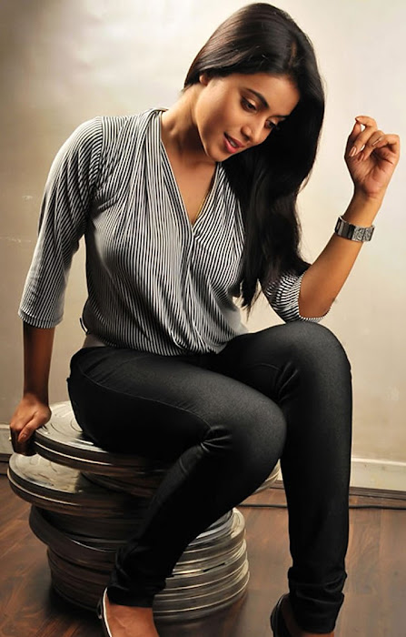 poorna in jeans unseen pics