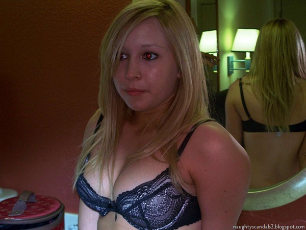naughtyscandals_fishnet( (15)