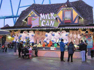 Snowball Toss Game At Canada's Wonderland