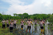 Selain Tanam Mangrove, Polda Jateng Juga Gelar Vaksinasi dan Bagi-bagi Sembako