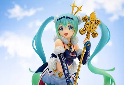 Racing Miku 2018 Challenging to the TOP de Aquamarine.