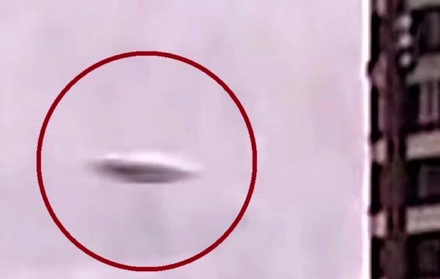 UFO εμφανίστηκε την ώρα του Δελτίου Ειδήσεων σε ζωντανή μετάδοση