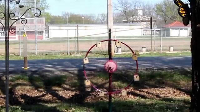 Ferris Wheel Bird Feeder