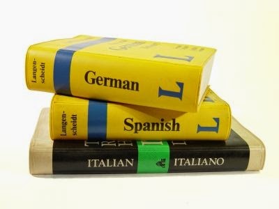 Nghiên cứu nhiều tài liệu để có thể học tốt ngoại ngữ