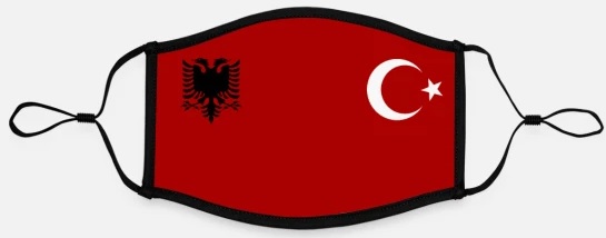 Maschera di trapianto capelli con le bandiere turca e albanese