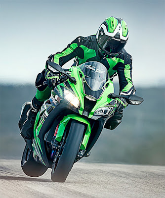 2016 Kawasaki Ninja ZX-10R with rider