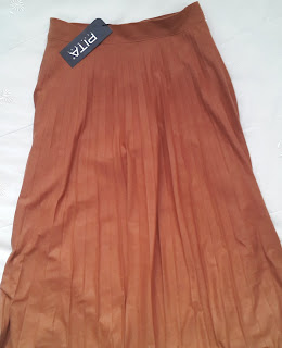 suet etek, suet skirt, suede skirt, taba rengi etek, pileli etek, pileli suet etek, pileli etek, pita istanbul, etek, 