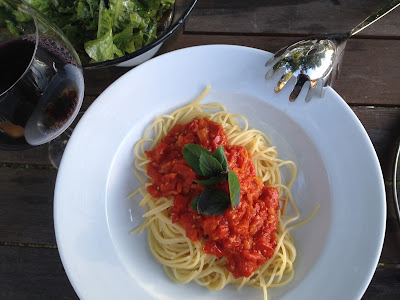 Spaghetti Pomodori & Eichblattsalat