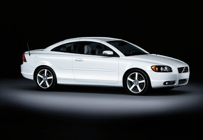 volvo-c70-ice-white-edition-photo