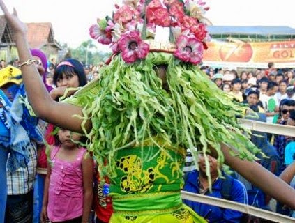 21 Upacara Adat Di Indonesia Lengkap Beserta Gambar dan Asal Daerahnya