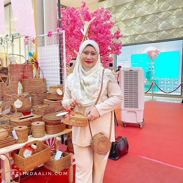 Penyampaian Anugerah 14 artisan Wanita Oleh YB Dato' Sri Hajah Nancy binti Haji Shukri, Menteri Pembangunan Wanita, Keluarga dan Masyarakat