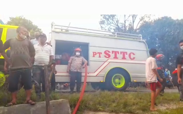 Rumah Terbakar di Siantar Utara,  Damkar PT. STTC dan PemkoTerjun ke Lokasi