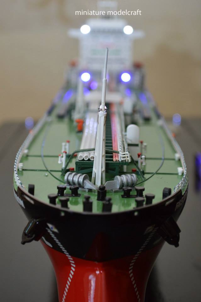 pengrajin miniatur kapal tanker mt fastron milik pt pertamina jakarta indonesia planet kapal rumpun artwork
