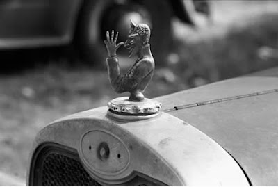 Hilarious Hood Ornaments Seen On www.coolpicturegallery.us