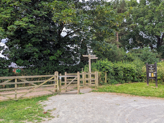 Go through the gate then turn right on Sandridge bridleway 8