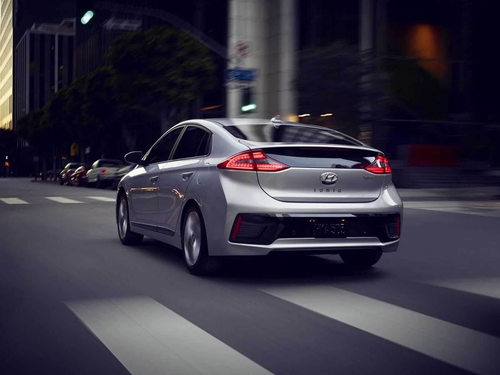 Đánh giá xe Hyundai Ioniq 2017