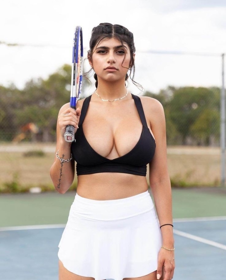 Mia Khalifa hot