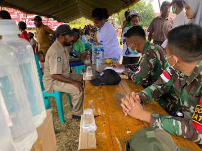 Satgas Yonif 126/KC Kembali Gelar Pengobatan Massal Dalam Rangka HUT RI Ke-77 Tahun Bagi Masyarakat Perbatasan Papua