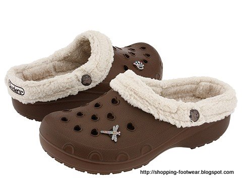 Shopping footwear:footwear-160427