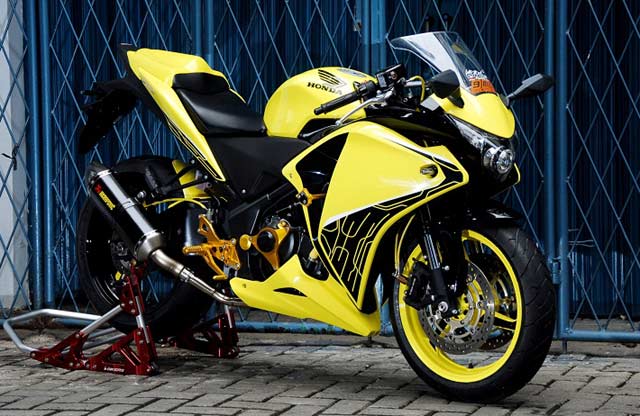 cbr-ala Bumblebee 1.jpg