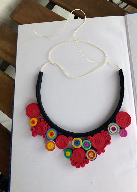 Circul Magic Quilling Blog Making Of: Colier cu Stropi de Culoare