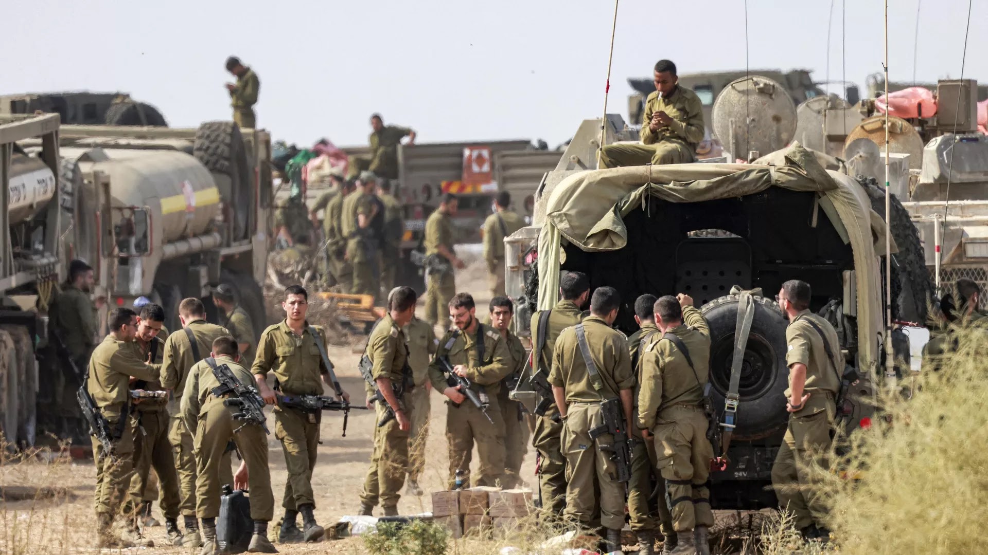 The occupation closes all entrances to Hebron towns and camps